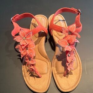 UGG Women's Coral Floral T-Strap Sandals